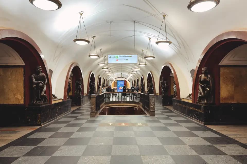 Station de métro Ploshchad Revolyutsii
