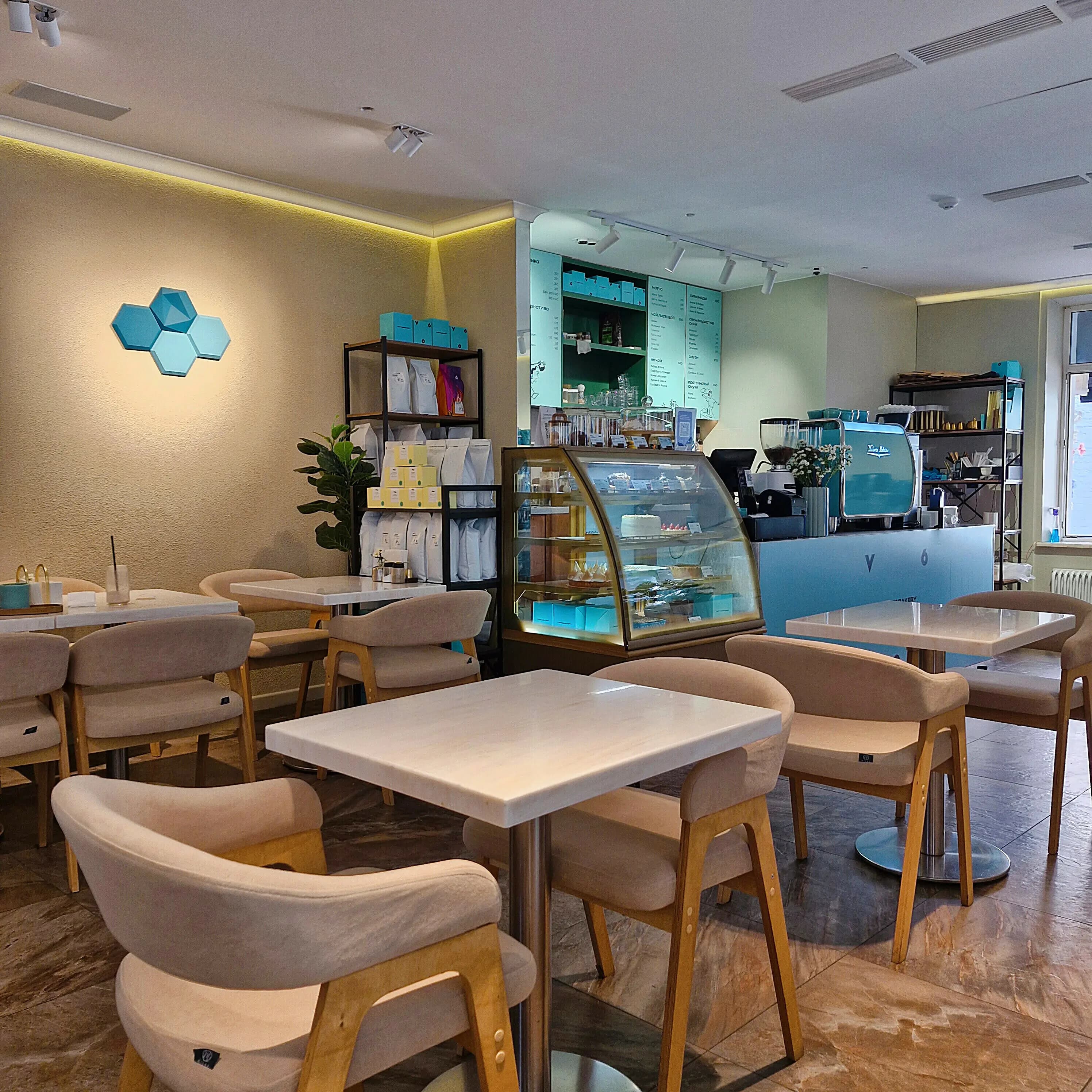 V60 Coffee & Bakery in der Maly-Palashevsky-Gasse